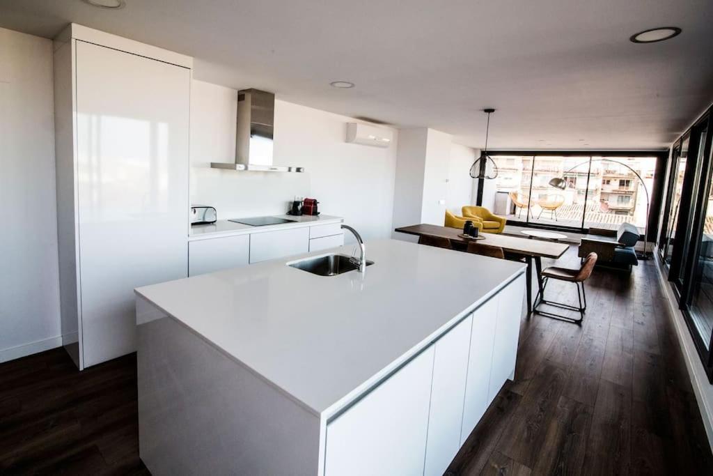 Atico Con Terraza En El Centro De Reus Apartamento Exterior foto