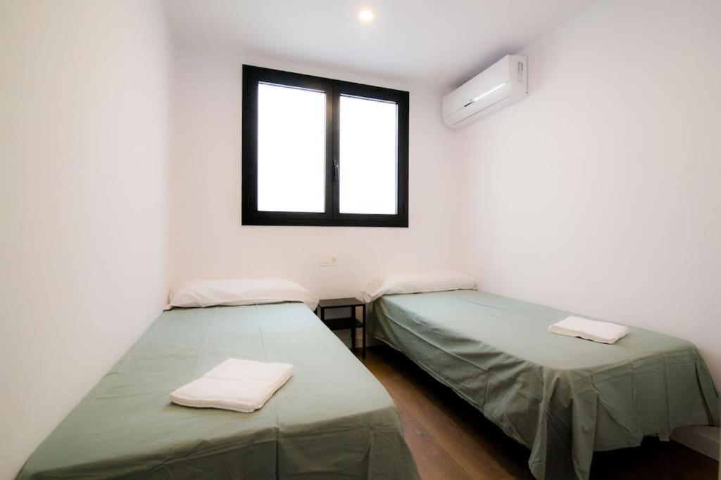 Atico Con Terraza En El Centro De Reus Apartamento Exterior foto